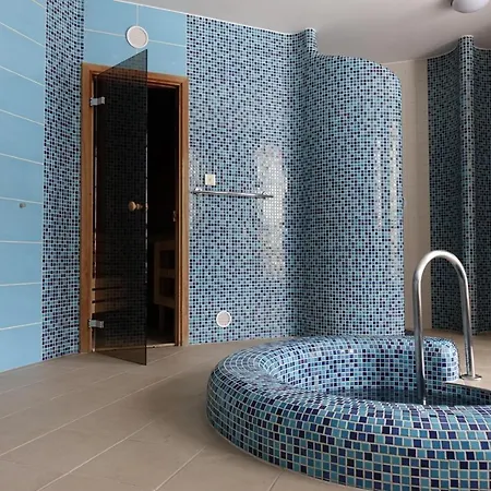 Petrovy Kameny Hotel 4*